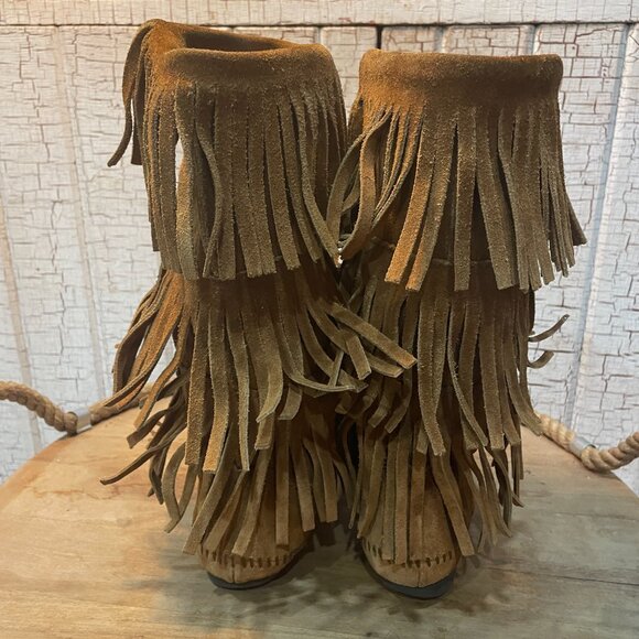 Minnetonka Women's 3-Layer Fringe Tall  Moccasins Boots brown suede 7 - Picture 3 of 6